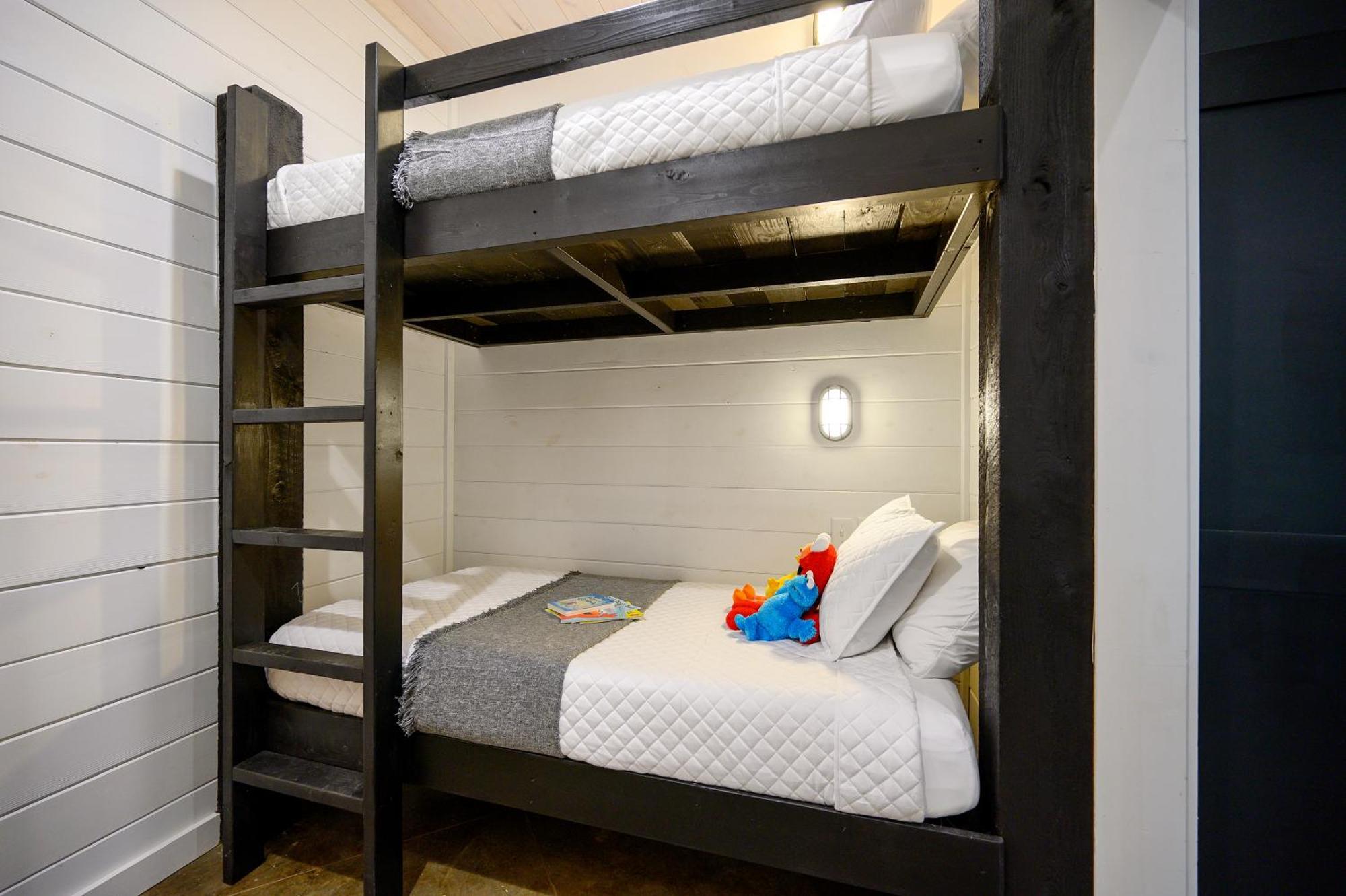 Two Knights Luxury Cabin Broken Bow Extérieur photo